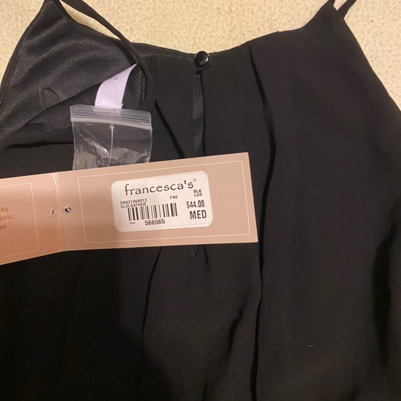 Simple flowy black dress - Picture 4 of 4